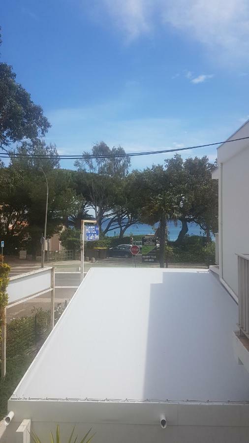 Hotel Le Golfe Bleu 滨海卡瓦莱尔 外观 照片